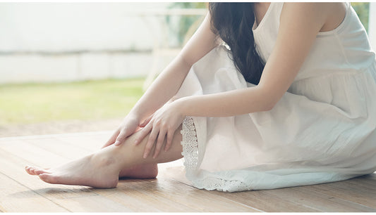すね毛を剃る方法は？処理後の肌ケア方法を解説